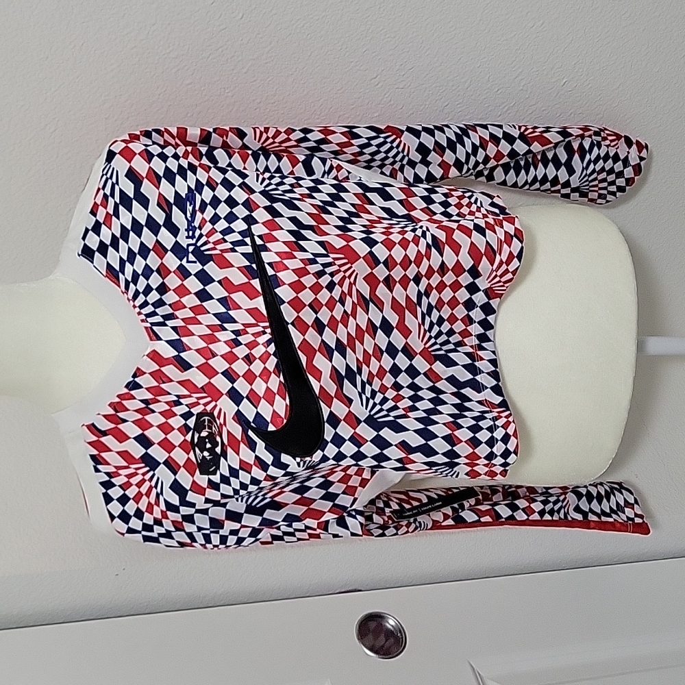 Nike Loose Fit Cropped Long Sleeve Athletic Top Women's Size Large Red, …